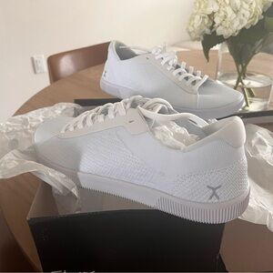 Flux Adapt Trainer white new men's 10 women's 11